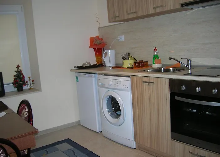 Nadezhda בית הארחה היסריה