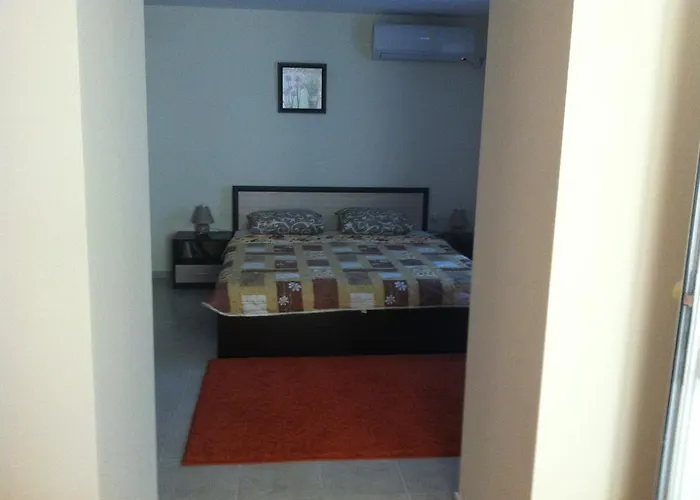 בית הארחה Nadezhda